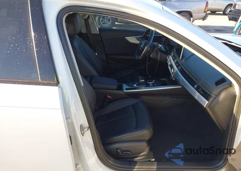 2017 Audi A4 2.0T Season Of Audi Premium z USA, uszkodzony, nr VIN WAUDNAF42HN057377